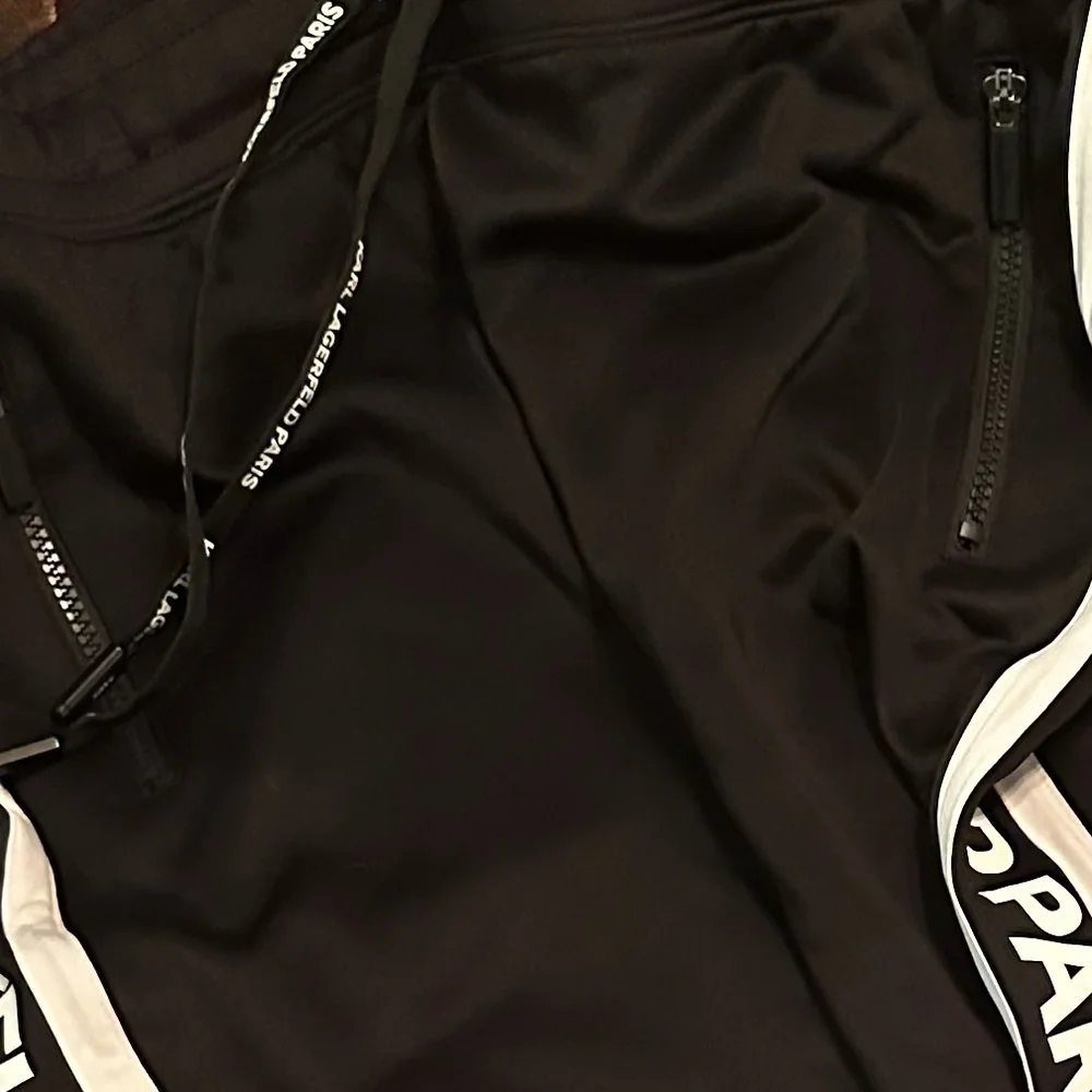 Like New! $110 Karl Lagerfeld Paris Black Joggers with White Stripes sz L - Picture 7 of 15